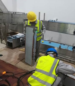 2臺(tái)機(jī)電設(shè)備安裝現(xiàn)場